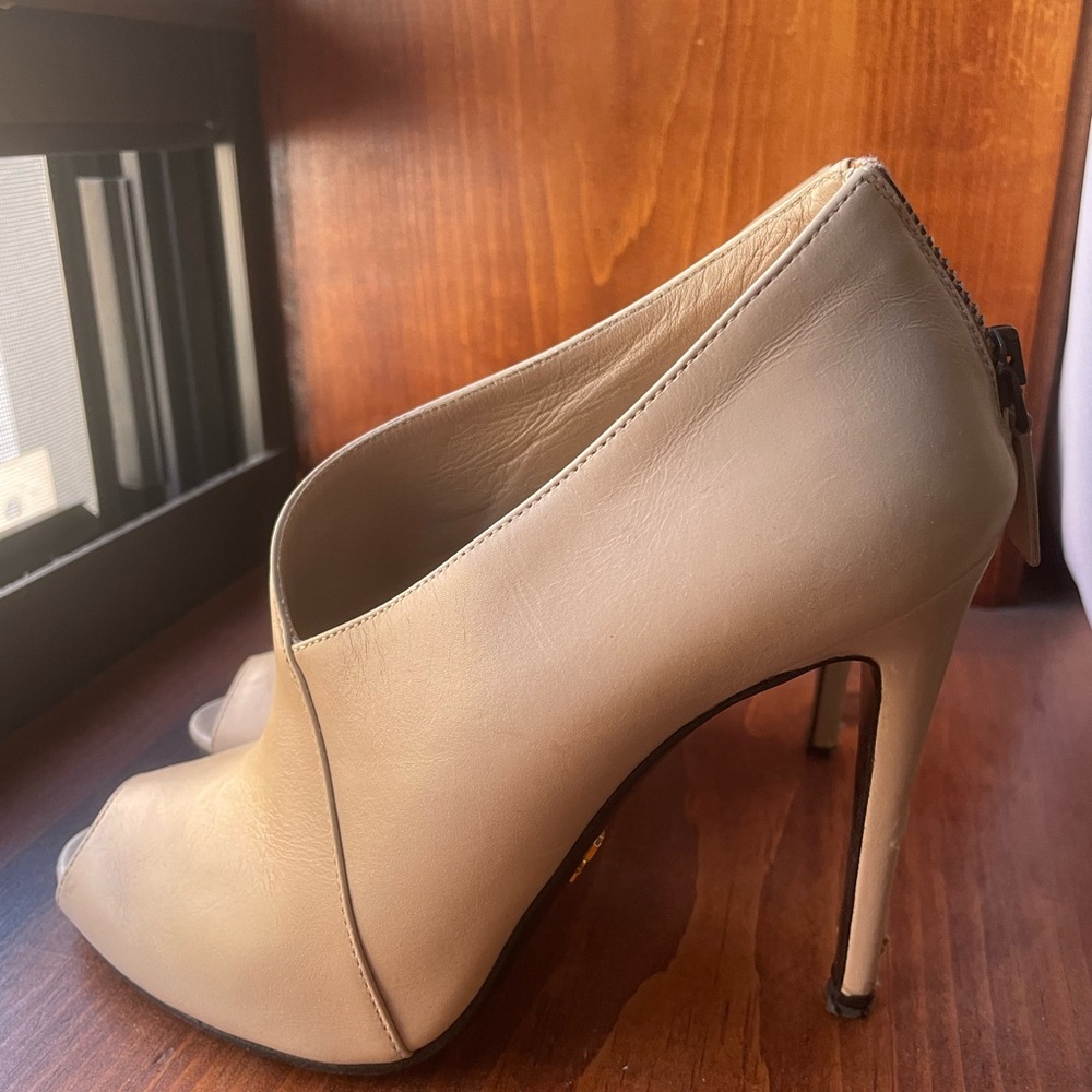 Prada Women's Tan Peep-Toe Booties size 37.5 - Picture 4 of 8